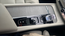 Volvo XC60 2.0 B5P Ultimate Dark 5dr AWD Geartronic Petrol Estate